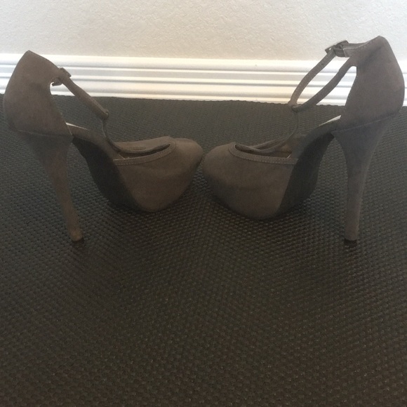 JustFab Sanaya Suede Peep Toed Heels - Picture 5 of 5